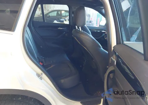 2017 BMW X1 xDrive28I из США, поврежденный, VIN WBXHT3C37H5F72558